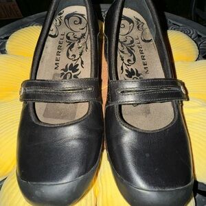 Merrel Mary Jane Style Shoes 7.5 EUC